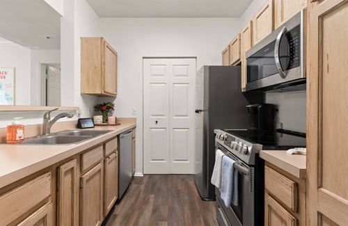 Saint Simons Heights Condo | Sable and Sand - Pet Friendly w/Pool!