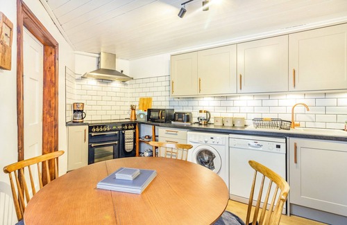 Wirksworth Cottage | SADDLERS COTTAGE, pet friendly, with open fire in Wirksworth