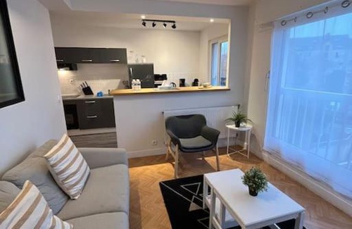 Folie-Couvrechef Apartment | Sador, Joli appt proche mémorial de Caen