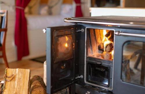 Yarmouth Apartment | Safari Tent 5 With Log Burning Tub At Tapnell Farm