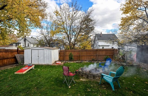 Akron House | Safe Cheerful & Cozy Akron 3 B 1.5 B ADT Security