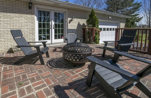 Buechel House | Safe, Comfortable, Clean & Convenient! - Make your stay memorable & Book Now!