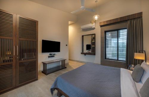Kune N.m. Villa | SaffronStays Palmora