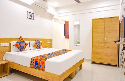 Pune Hotel | Safron Inn