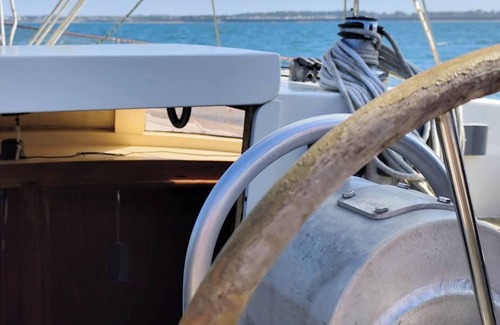 Sallenelles Boat Rental | Saga, an authentic and comfortable wooden sailboat