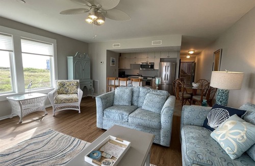 Hatteras Condo | Sail Inn is an end unit with beautiful views of the Pamlico Sound!