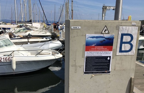 Porquerolles Boat Rental | Sailboat at the port of Porquerolles
