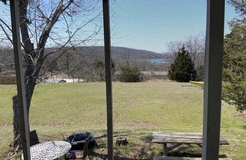 Cookson House | Sailfish Cottage Tenkiller Lake 1/4 mile to Snake Creek Marina