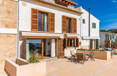 Sant Elm House | Sailor's house in front of the island of dragonera