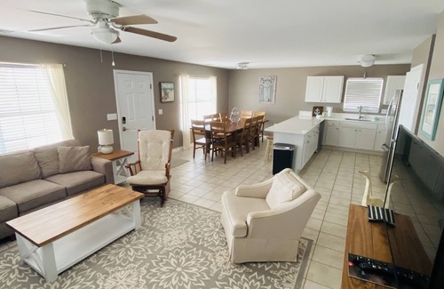 Fort Morgan House | đSailorâs Sky! Beautiful,4BR 3BA PET FRIENDLY, sleeps 11! Fall dates open!