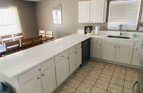 Fort Morgan House | đSailorâs Sky! Beautiful,4BR 3BA PET FRIENDLY, sleeps 11! Fall dates open!