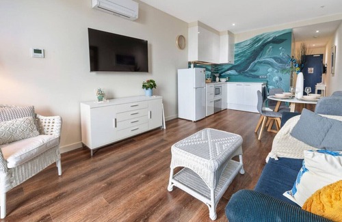 Frankston Apartment | Sails by the Bay - Ocean Views - Wi-Fi - Netflix