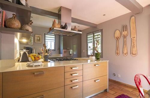 Eyragues Villa | Saint Lary en Provence - spacious holiday house with beautiful prive pool