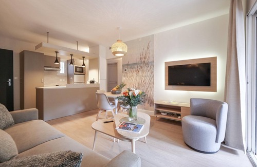 Cote d'Azur- French Riviera Apartment | Saint Tropez - Rêves de Provence 1 renovated apartment Sea and Beach at 150m