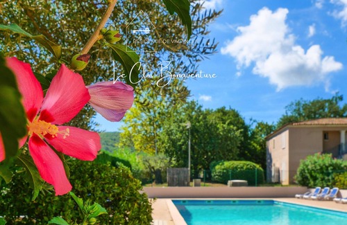 Cote d'Azur- French Riviera Apartment | Saint Tropez - Rêves de Provence 1 renovated apartment Sea and Beach at 150m