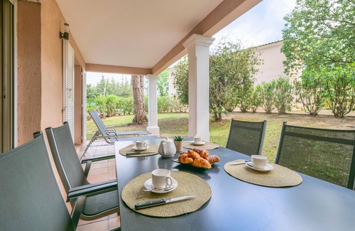 Cote d'Azur- French Riviera Apartment | Saint Tropez - Rêves de Provence 1 renovated apartment Sea and Beach at 150m