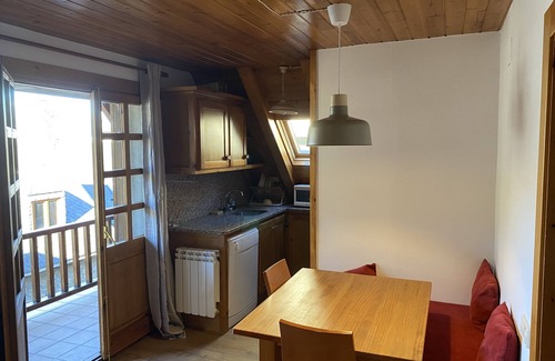 Salardu Ski Chalet | Salardu chalet sleeps 10 with garage