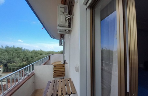 Pace del Mela Apartment | 'Salina' Room with Sea View, Wi-Fi and Air Conditioning