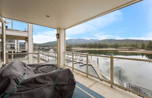 Post Falls Condo | Salmon Run Condo - Overlooking the Spokane River