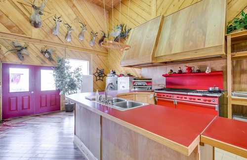 Salmon House | Salmon Vacation Rental w/On-Site River Access!