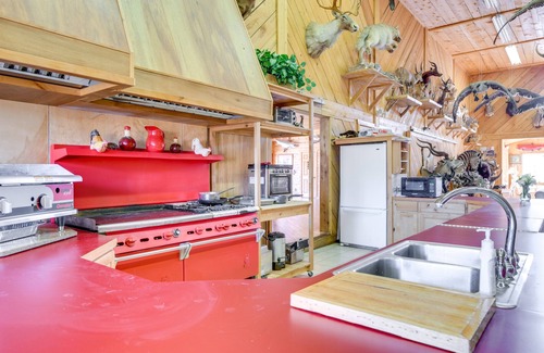 Salmon House | Salmon Vacation Rental w/On-Site River Access!