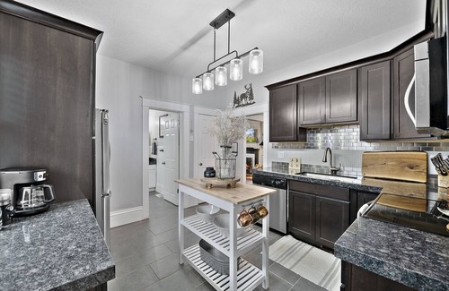 Downtown Salt Lake City House | Salt City Cottage in the heart of Downtown! Pet-Friendly