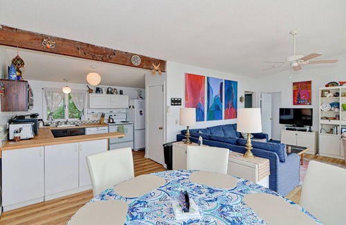 Gloucester House | Salt Island Views: Walking distance to Good Harbor & Long Beach.