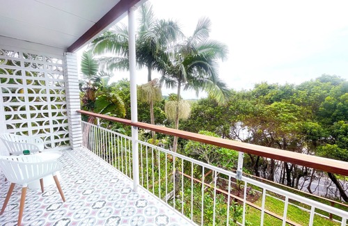 East Ballina Apartment | Salt - Relaxed Coastal Vibes, Bay Views, Dog Friendly 🐾