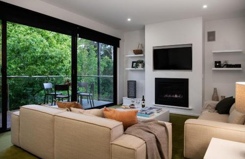 Hepburn Springs Apartment | Saltus One bedroom- luxury and panoramic views