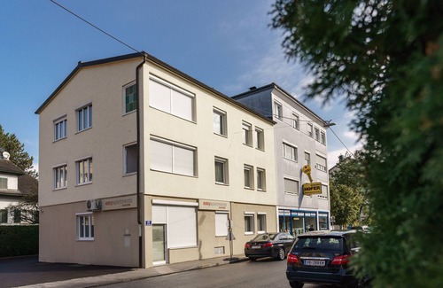 Schallmoos Apartment | Salzburg: Apartment RIVERSIDE 3 for 1 - 12 people