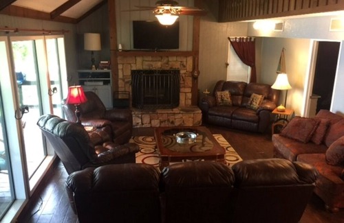 Jasper House | Sam Rayburn Lake Waterfront House with Beautiful Sandy Beach