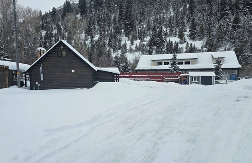 Samak Cabin | Samak Adventure Cabin gateway to the Uinta mountains