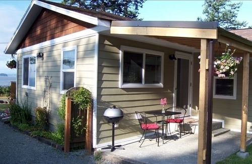 Bow Cabin | Samish Island Waterfront Cabin - Peaceful getaway, great for remote working