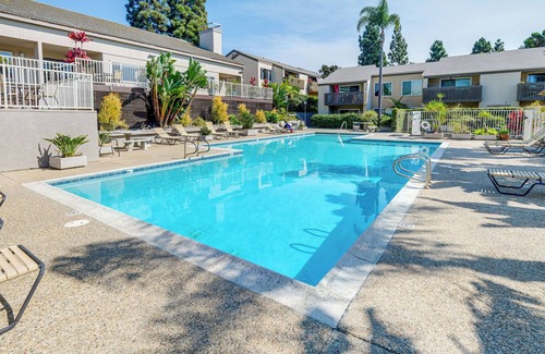 La Jolla Village Condo | San Diego Condo w/Pool Access ~ 2 Mi to Beach!