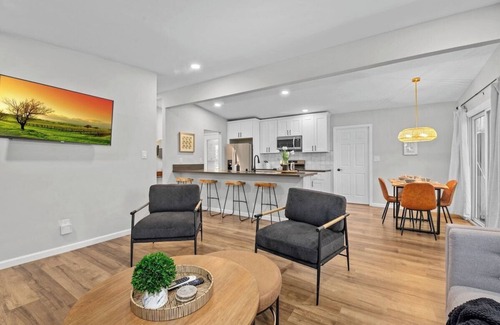 Fairmount Park House | San Diego Getaway | Close to Zoo & Dining