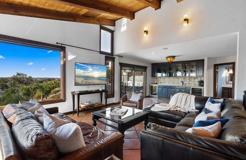 Morena House | San Diego Villa with pool, jacuzzi and sunset-views
