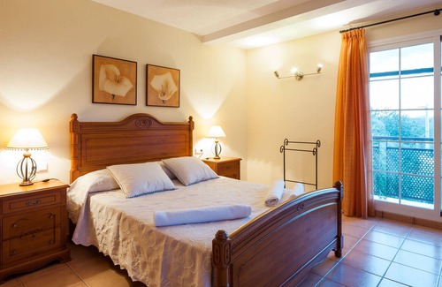 Sant Josep de sa Talaia Ski Chalet | San Jordi: House / Villa - San Jordi