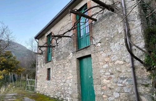 Tortorici Ski Chalet | San leone. Secluded barn