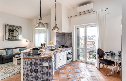 Quartiere XIII Aurelio Apartment | SAN PIETRO LUXURY APARTMENT downtown, wifi and metro