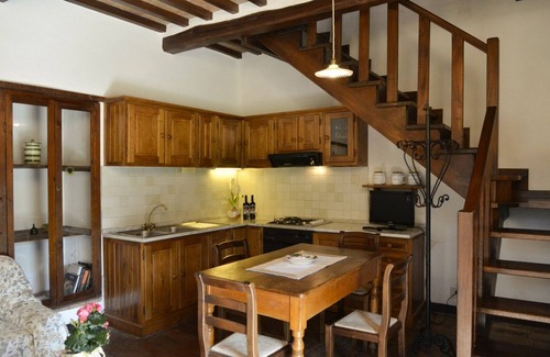 Sodo Apartment | San Pietro Mughetto - Apartment with swimming pool