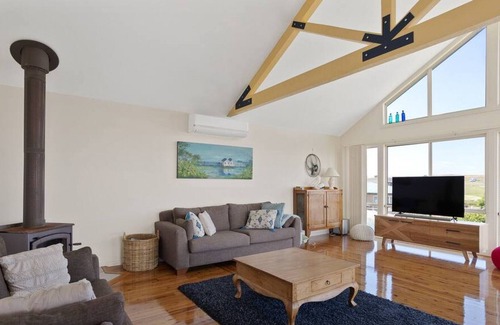 San Remo House | San Remo Haven by Ready Set Stay - Breathtaking Ocean views