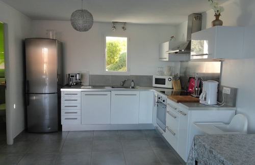 Sanary-sur-Mer House | Sanary house on 2 levels 100m2, terrace 50m2 swimming pool, sea view in property