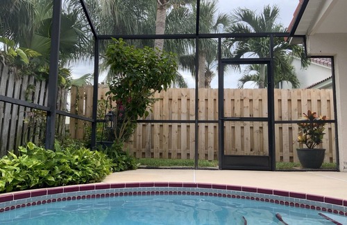 La Costa Village House | Sanctuary Beach House away from the crowds