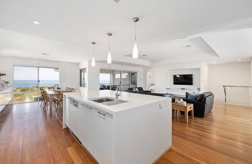 Dawesville House | Sanctuary by the Sea - Beachfront Property