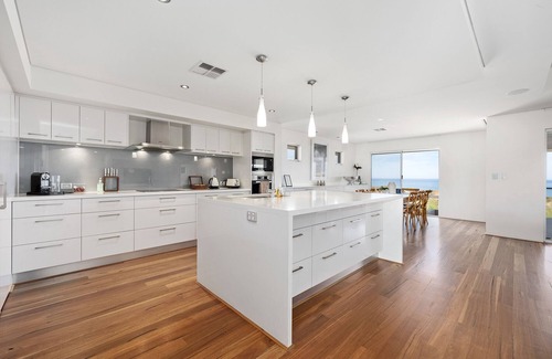 Dawesville House | Sanctuary by the Sea - Beachfront Property