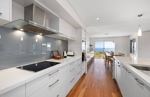 Dawesville House | Sanctuary by the Sea - Beachfront Property
