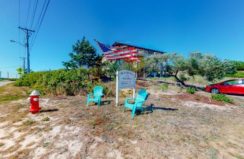 North Truro Hotel | Sand & Beach Within Reach