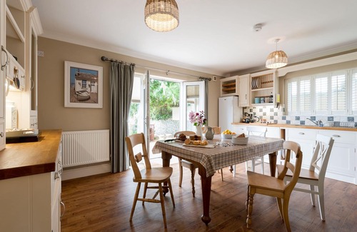 Rhosneigr House | Sand Dollar: Luxury family-friendly holiday home in Rhosneigr
