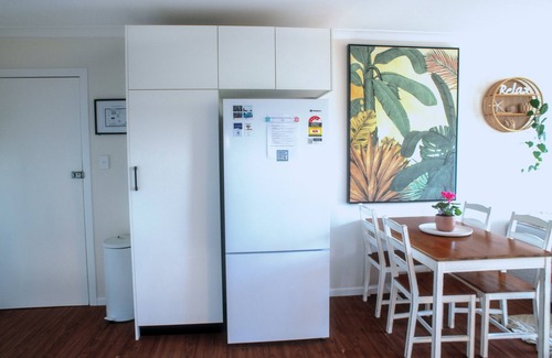 East Ballina Apartment | Sand - Relaxed Coastal Vibes, Bay Views, Dog Friendly