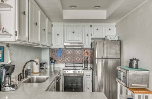 Seaside Condo | Sand & Sea (610) Gulls Nest -Top Floor Mountain & Ocean Views